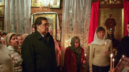В Пасху Аман Тулеев молился в храме кемеровского посёлка Боровой